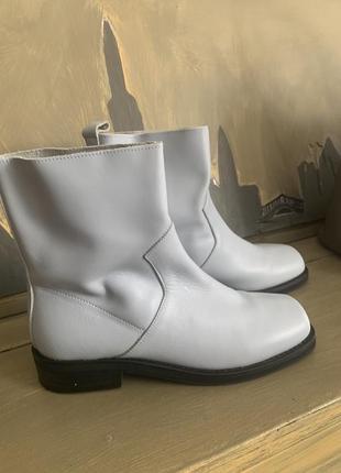 Кожаные голубые сапожки zara