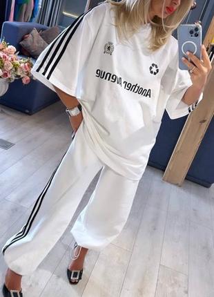 Жіночий костюм