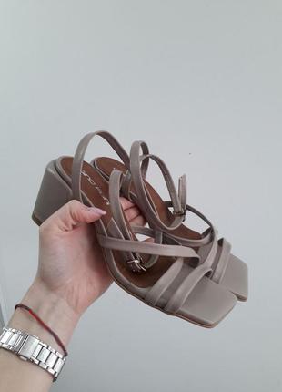 Босоножки 👡