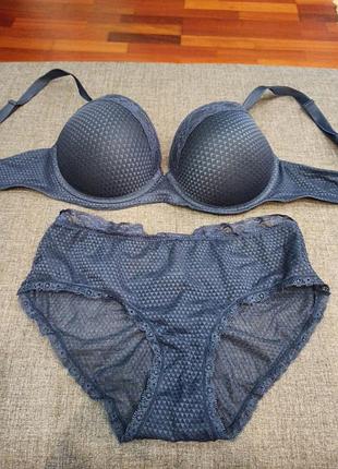 Красивый комплект