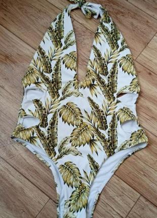 Суцільний купальник принтований листям з вирізами на боках р 42/44