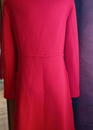Бомбезное красное пальто в рубчик с крупными пуговицами р 422 фото