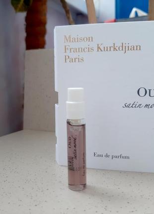 Maison francis kurkdjian oud satin mood💥оригінал міні пробник mini spray 2 мл книжка ціна за 1мл1 фото