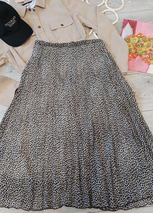 Плиссированная юбка-миди в животный принт primark(размер 12)2 фото