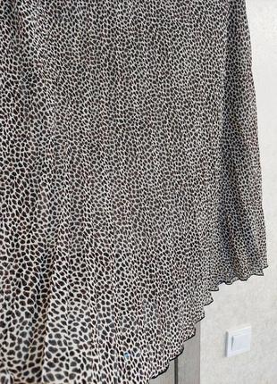 Плиссированная юбка-миди в животный принт primark(размер 12)5 фото
