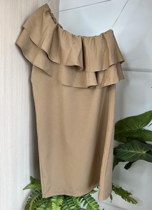 Плаття на одне плече
