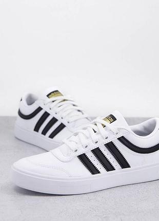 Жіночі шкіряні кросівки adidas originals bryony
