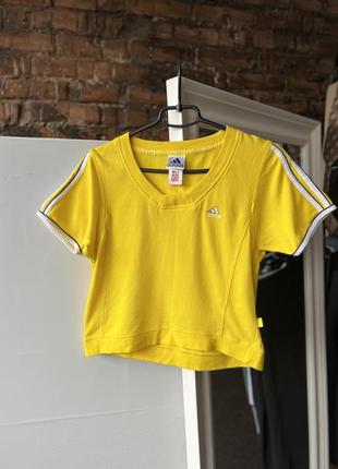 Adidas women's vintage yellow t-shirt женская футболка