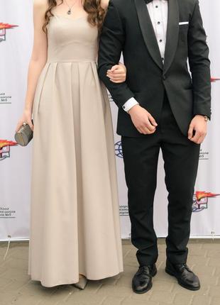 Вечернее платье