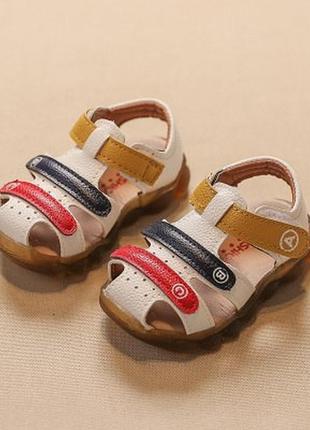 Босоніжки літні сандалі