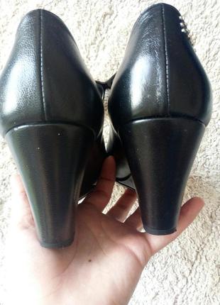 Черные кожаные туфли лодочки на танкетке кожа от vera gomma3 фото