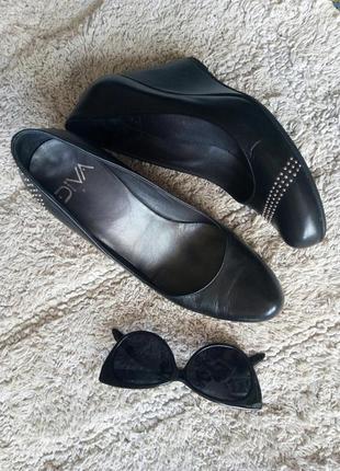 Черные кожаные туфли лодочки на танкетке кожа от vera gomma1 фото