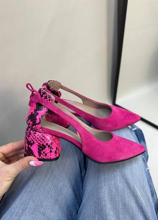 Женские туфли с острым носком цвет фуксия1 фото