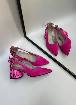 Жіночі туфлі з гострим носком колір фуксія7 фото