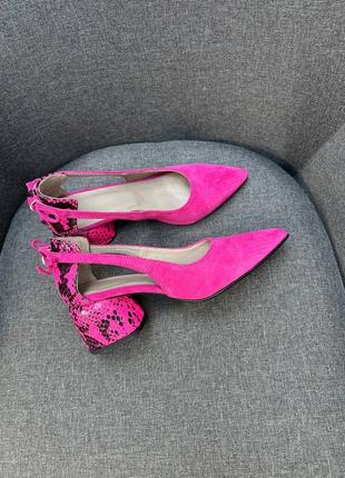 Женские туфли с острым носком цвет фуксия6 фото