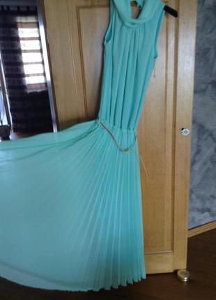 Шикарне шифонова вечірнє плаття кольору ментол.1 фото