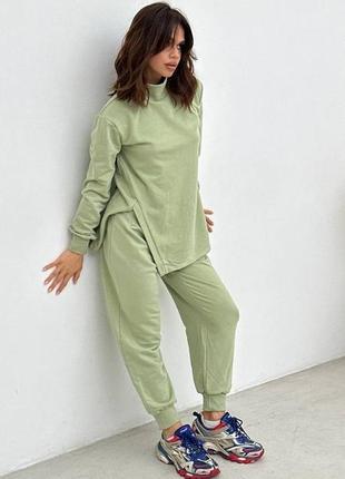 Костюм жіночий