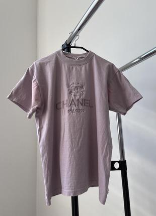 Винтажная футболка chanel boutique paris embroidered tee 80s винтажах футболка