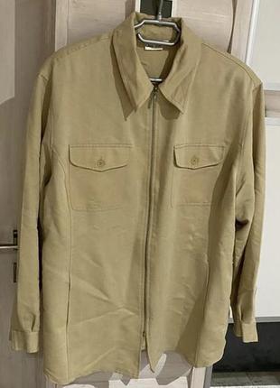 Стильная бежевая рубашка свободного фасона