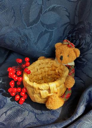 Корзинка 🧸🌲 мишка из соломы соломенная шкатулка с текстильным медведем медвежонок для конфет ниток подставка ларец1 фото