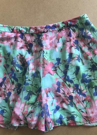 Фирменные шортики размер 44