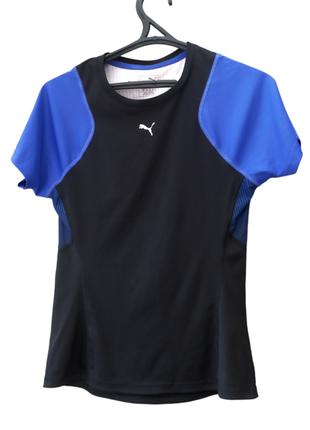 Футболка puma черного цвета с синими рукавами