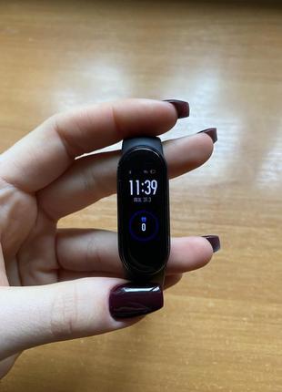 Часи mi band 5 black1 фото