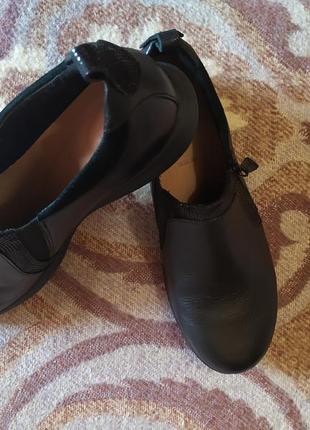 Шикарні нові шкіряні туфлі великого розміру жіночі4 фото