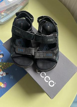 Босоніжки шкіряні