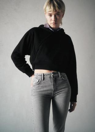 Прямые джинсы slim fit с высокой посадкой и разрезами zara - 40, 443 фото