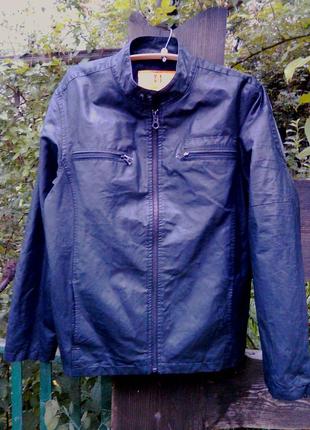 Черная куртка dockers