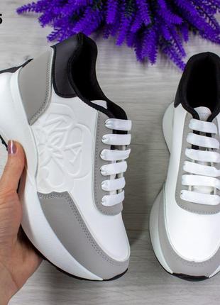 🟠 білі з сірим жіночі кросівки на шнурках5 фото