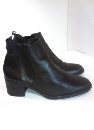 Стильные кожаные демисезонные ботинки от бренда tamaris, р.36 код b3648