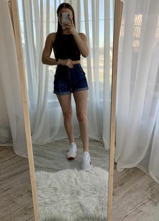 Идеальные шорты от bershka рр xs-s длина 33см ширина в поясе 30см. ширина в бедрах 47см