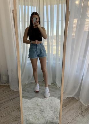 Идеальные шорты от bershka рр xs-s-m есть нюанс на последнем фото длина 32см ширина в поясе 33см ширина в бедрах 52см