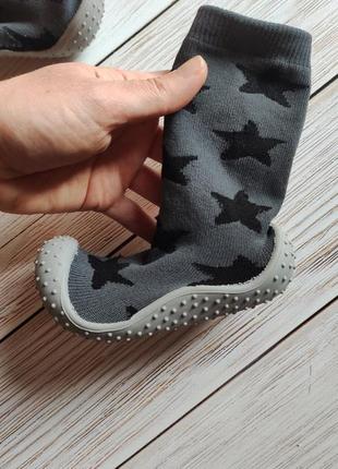 Тапочки / носки для маленьких деток1 фото