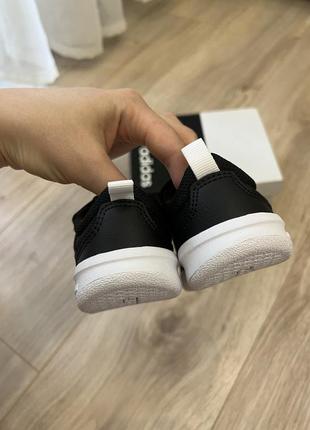 Кросівки дитячі adidas 21 розмір7 фото