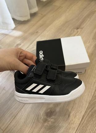 Кросівки дитячі adidas 21 розмір3 фото