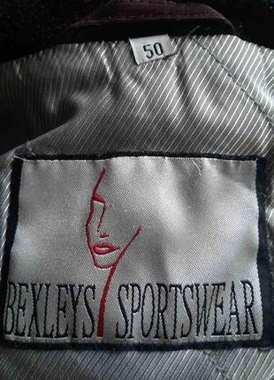 Женская бордовая демисезонная с отблеском куртка, осенняя, весенняя. ньюанс.