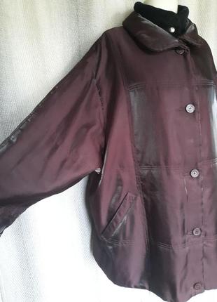 Женская бордовая демисезонная с отблеском куртка, осенняя, весенняя. ньюанс.