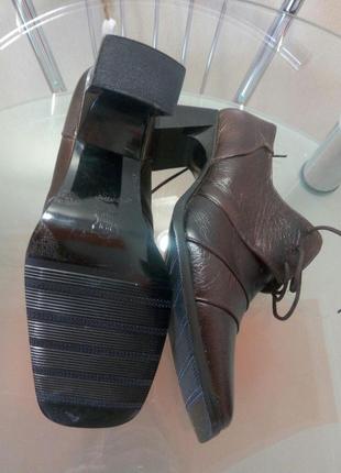 Кожаные женские туфли на шнурках 38-38,5 р.2 фото