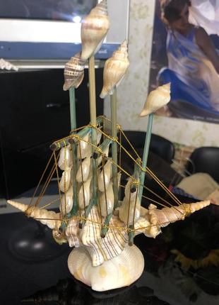 Статуетка  корабель.