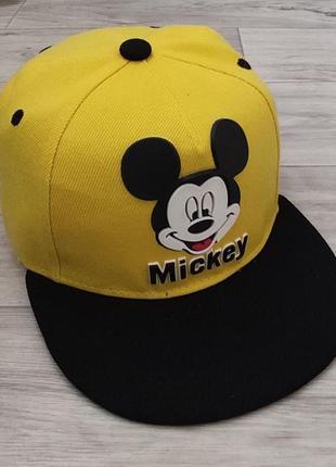 Кепка детская снепбек (snapback)  в стиле микки желтый с черным  50-54р  (2220)