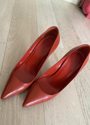 Червоні туфлі лодочки gucci
