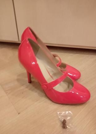 Туфлі на підборах taccardi нові, розмір 41