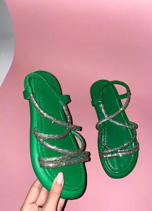 Зелені сандалі