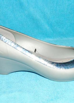 Crocs туфлі 42-й розмір оригінал нові