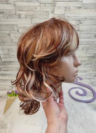 Парик искусственный каскад волнистые волосы с челкой светло коричневые с мелированием