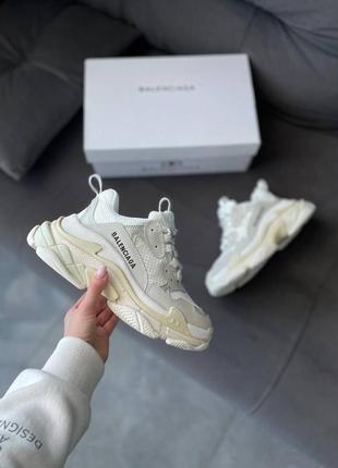 Жіночі брендові кросівки баленсіага. колір білий з бежевим