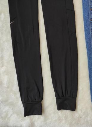 Черные женские спортивные штаны с манжетами низкая талия посадка стрейч тонкие adidas4 фото